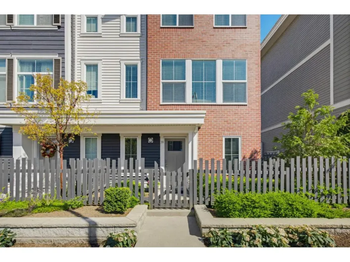 39 8370 202B STREET, Langley