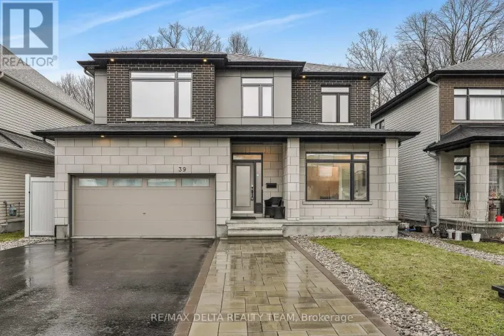 39 ANGEL HEIGHTS, Ottawa