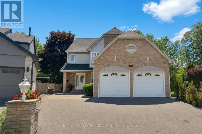 39 B NEWINGTON CRESCENT, Toronto
