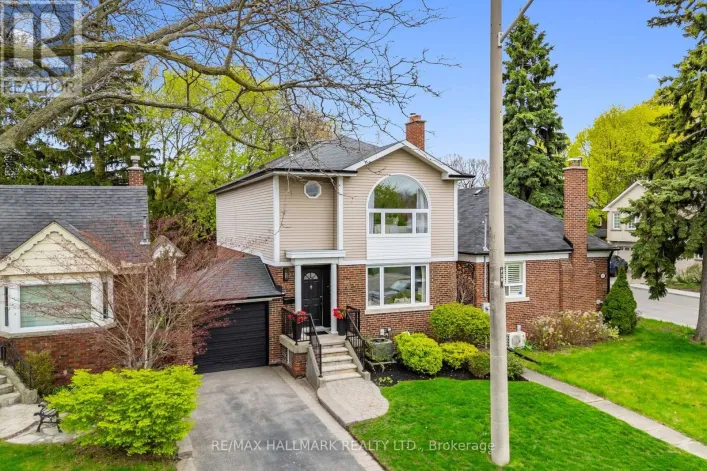 39 BRIAR DALE BOULEVARD, Toronto