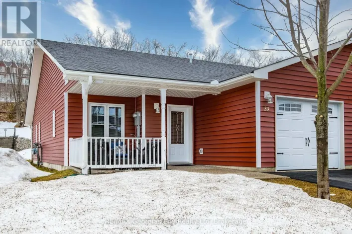 39 CHAMBERLAIN CRESCENT, Penetanguishene