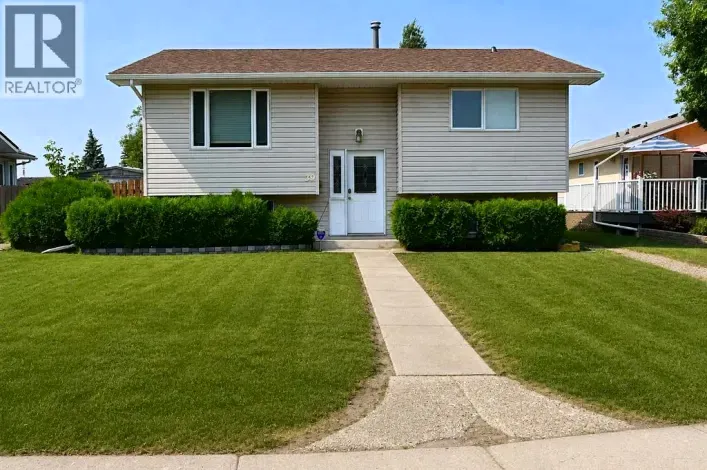 39 Chinook Road W, Brooks