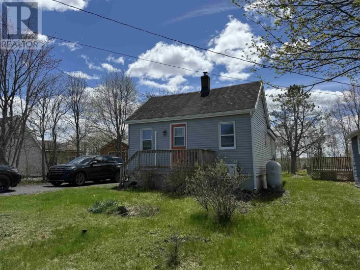39 Coll Avenue, Stellarton