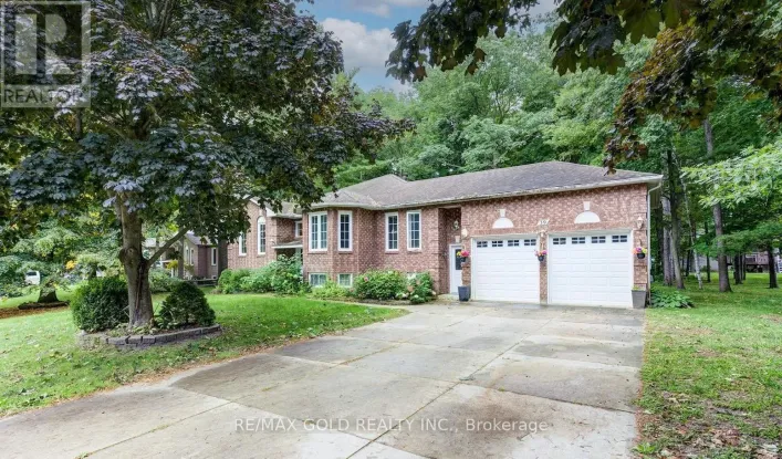 39 DOWNER CRESCENT, Wasaga Beach