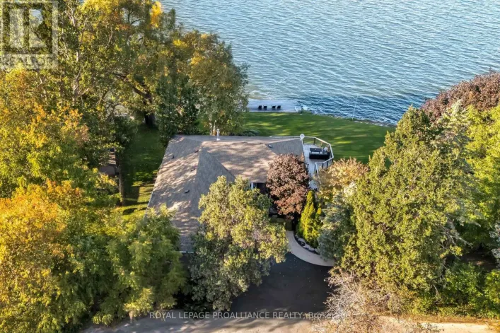 39 EASTERN AVENUE, Prince Edward County