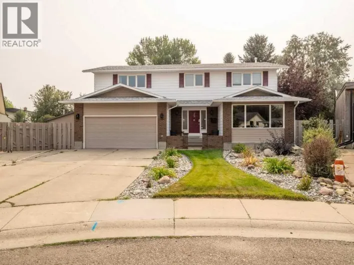 39 Eton Road W, Lethbridge