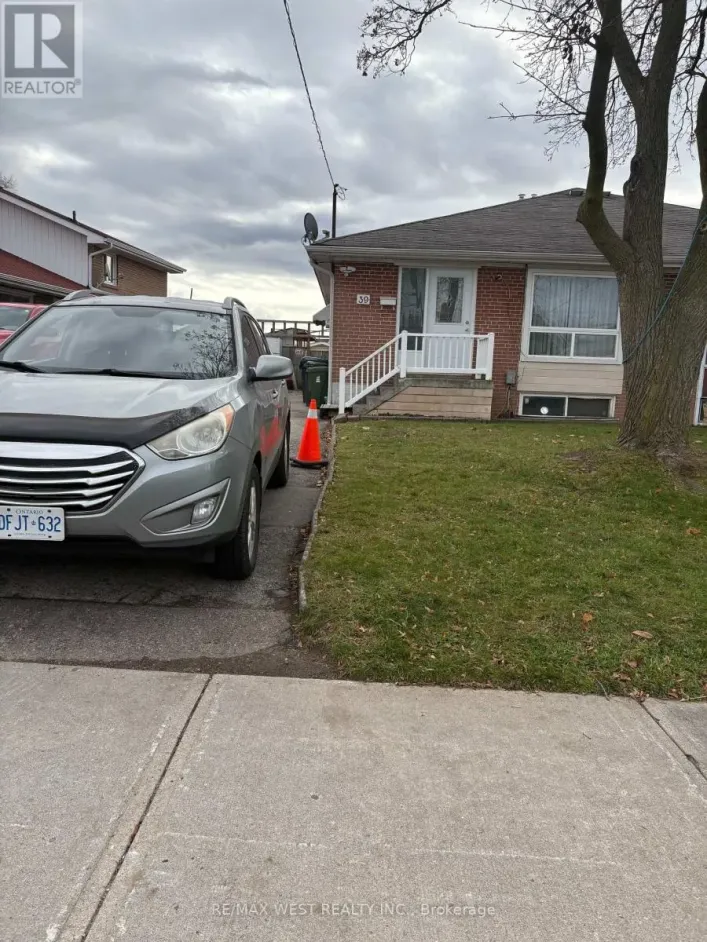 39 FRANSON CRESCENT, Toronto
