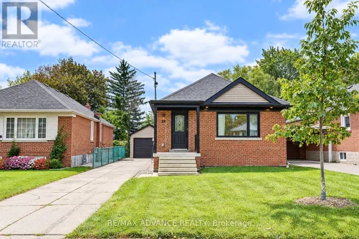 House for sale: 39 JANET BOULEVARD, Toronto