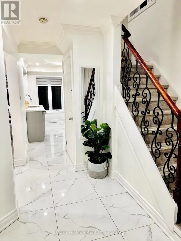 39 LAIDLAW DRIVE, Barrie