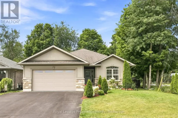 39 LAKEWOOD CRESCENT, Quinte West