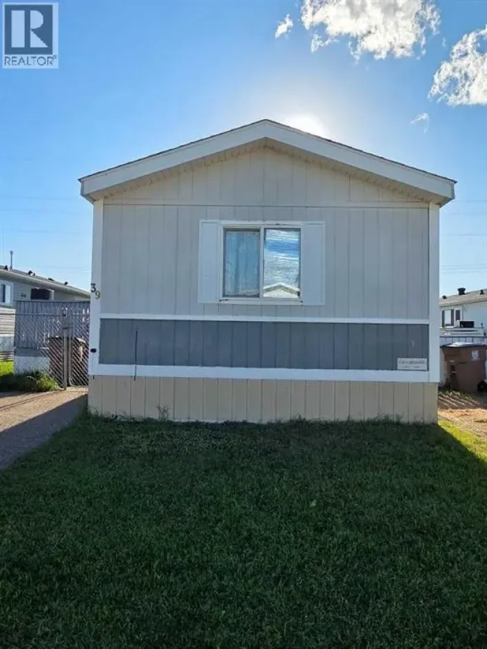 39 Maple Drive, Brooks