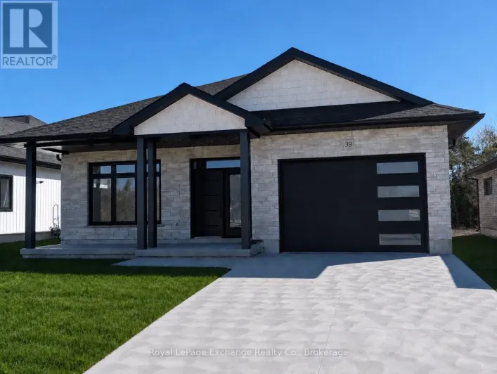 39 MERCEDES CRESCENT, Kincardine