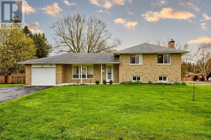39 MEREDITH CRESCENT, Cobourg