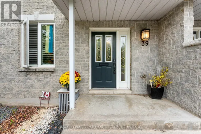 39 MOWAT AVENUE, Kingston