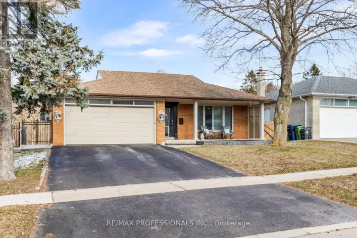 39 NORBERT CRESCENT, Toronto