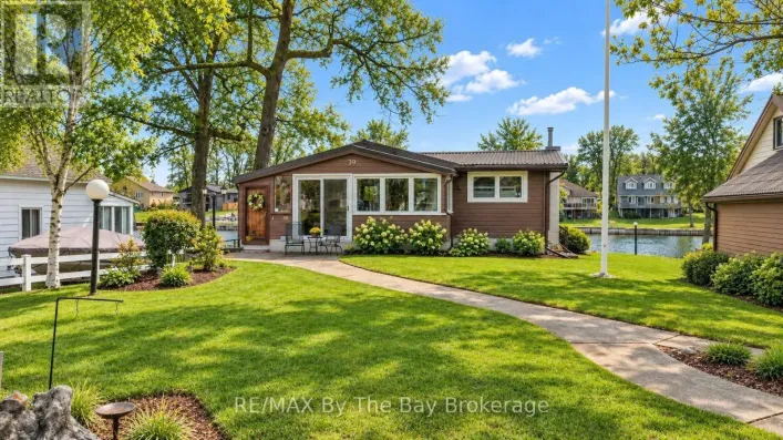 39 OLD MOSLEY STREET, Wasaga Beach