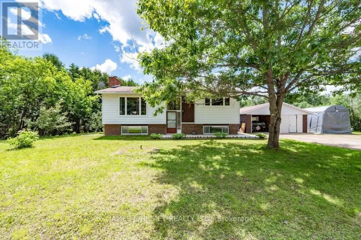 39 OTTAWA STREET, Laurentian Hills
