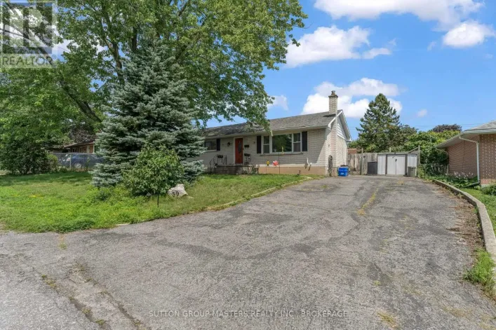 39 OXFORD CRESCENT, Loyalist
