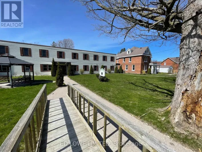 39 POYNTZ STREET, Penetanguishene