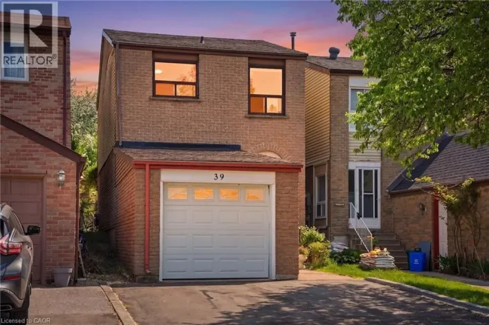 39 RIVIERA Drive, Vaughan