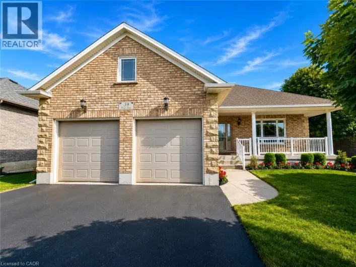 House for sale: 39 ROSS Avenue N, Simcoe
