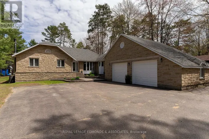 39 SELLEY STREET, Petawawa
