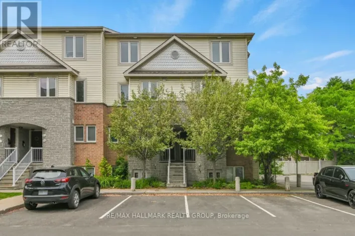 39 STRATHAVEN PRIVATE, Ottawa