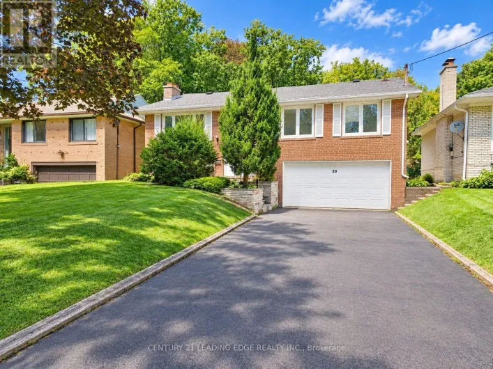 39 SUMNER HEIGHTS DRIVE, Toronto