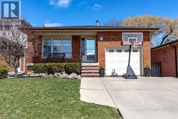 39 TRENHOLME Crescent, Hamilton