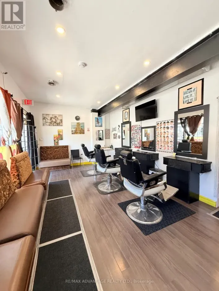 390 ADELAIDE STREET N, London East