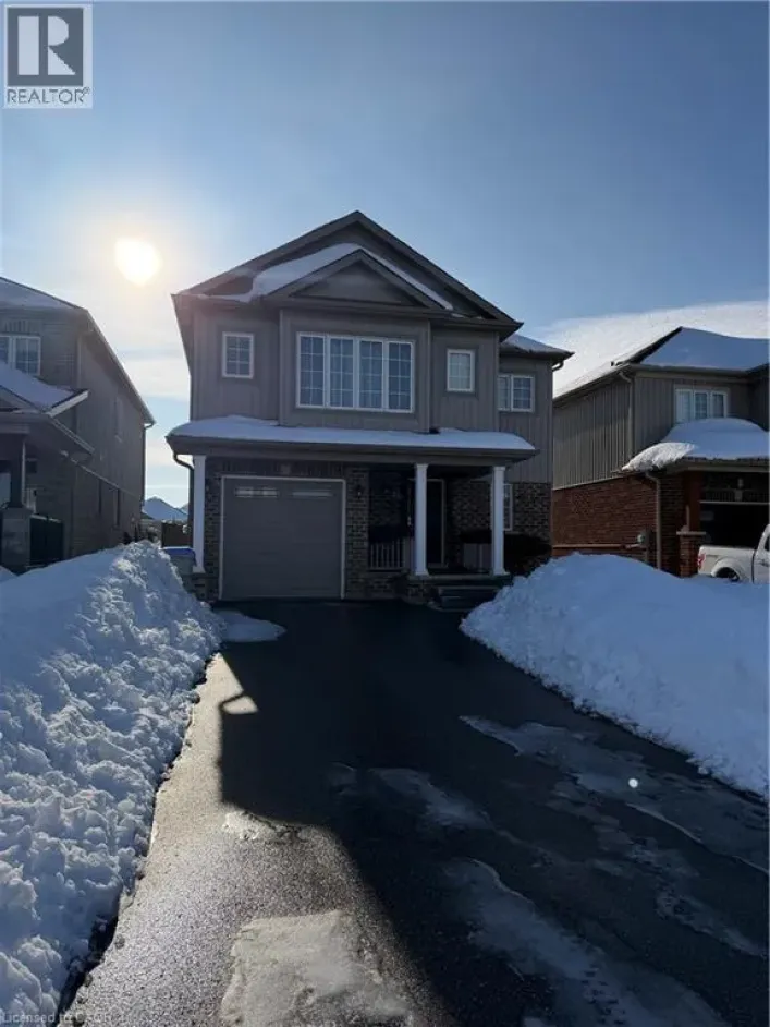 390 ARMSTRONG Street W, Listowel