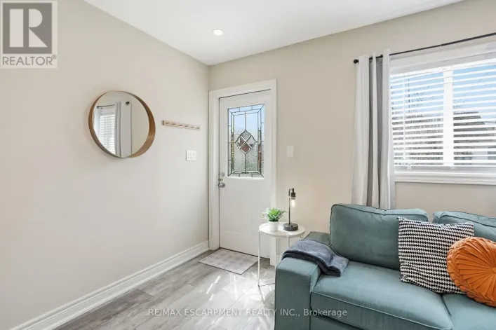 390 HUNTER STREET W, Hamilton