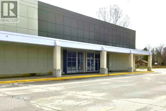 390 LAKESHORE DRIVE, North Bay