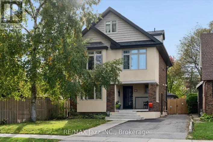 390 MARY STREET N, Oshawa