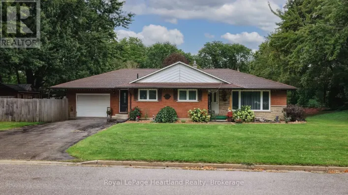 390 MORRIS STREET, North Huron