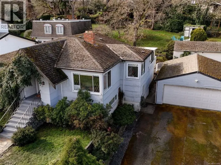3900 Ascot Dr, Saanich