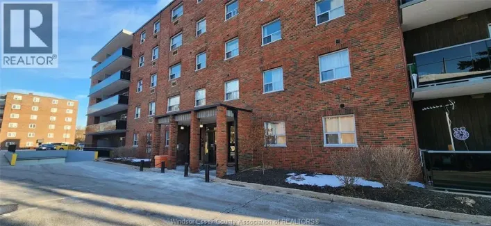 3900 WYANDOTTE STREET East Unit# 517, Windsor