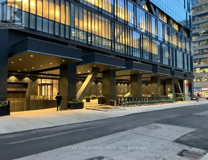 3901 - 488 UNIVERSITY AVENUE, Toronto