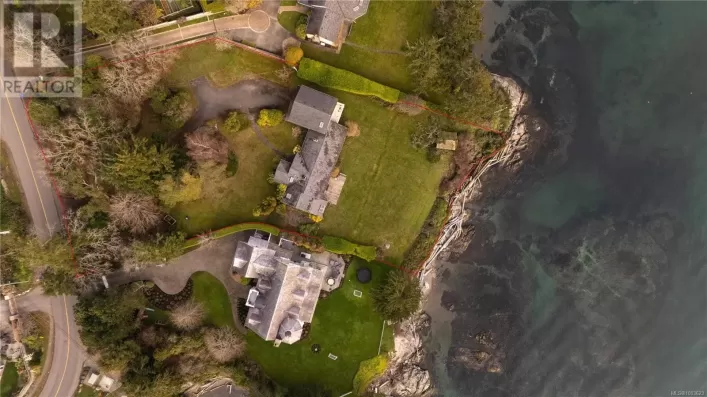 3901 Tudor Ave, Saanich