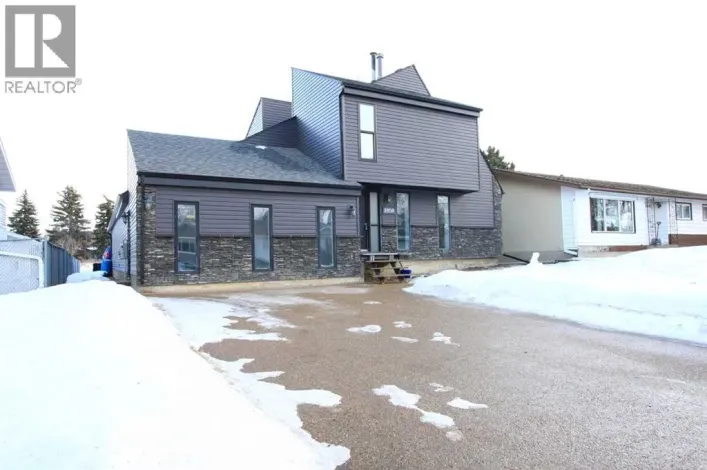 3905 65 Street, Camrose