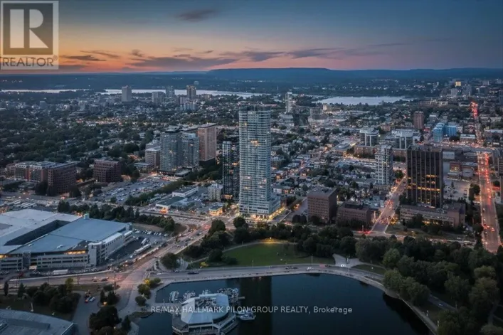 3907 - 805 CARLING AVENUE, Ottawa