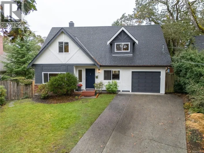 3909 Blenkinsop Rd, Saanich