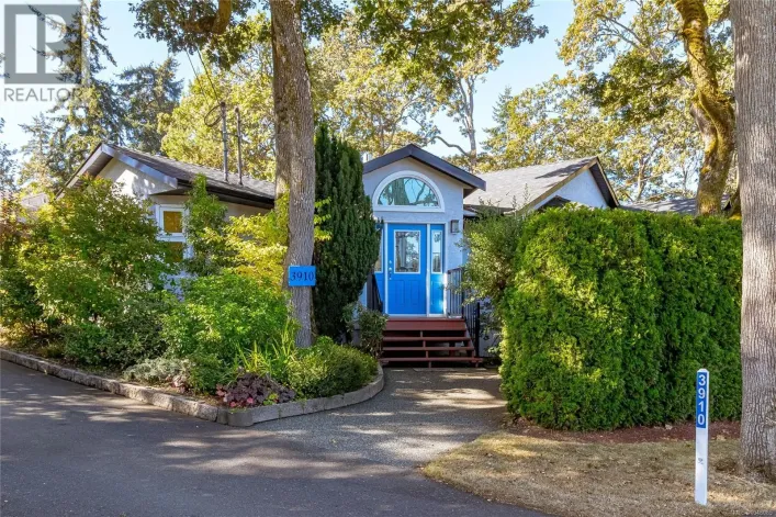 3910 Cedar Hill Cross Rd, Saanich