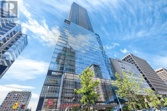 3912 - 488 UNIVERSITY AVENUE, Toronto