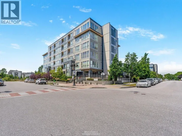 392 4133 STOLBERG STREET, Richmond