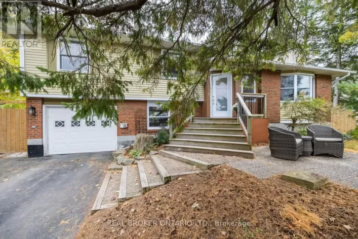 392 COUNTRY STREET, Mississippi Mills