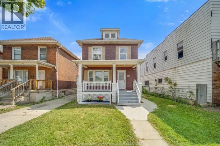 392 CURRY AVENUE, Windsor