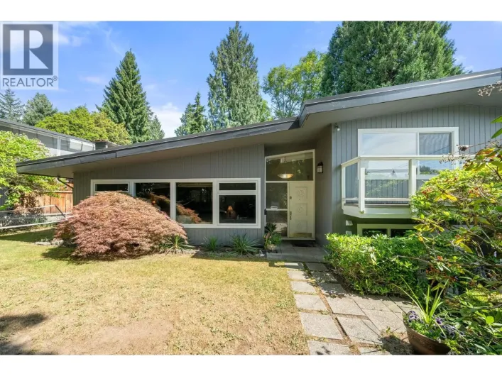 3920 DELBROOK AVENUE, North Vancouver