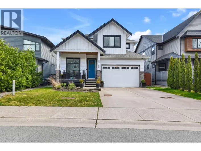 39226 FALCON CRESCENT, Squamish