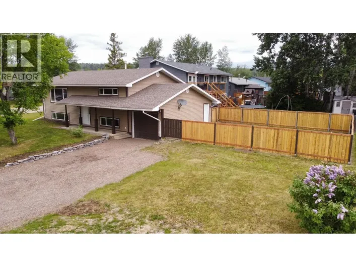 3924 E 53 AVENUE, Fort Nelson